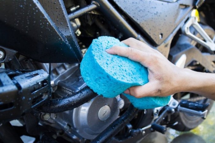 Cara Cuci Motor yang Benar dan Aman