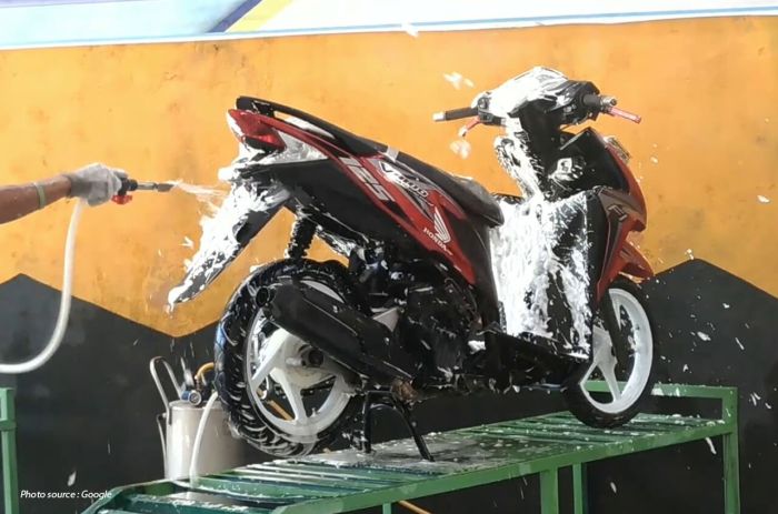 Cara Cuci Motor yang Benar dan Aman
