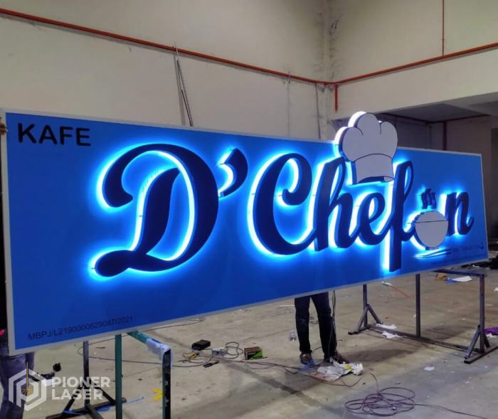 Lampu Bawah Kabin: Gaya Neon yang Kembali Digemari